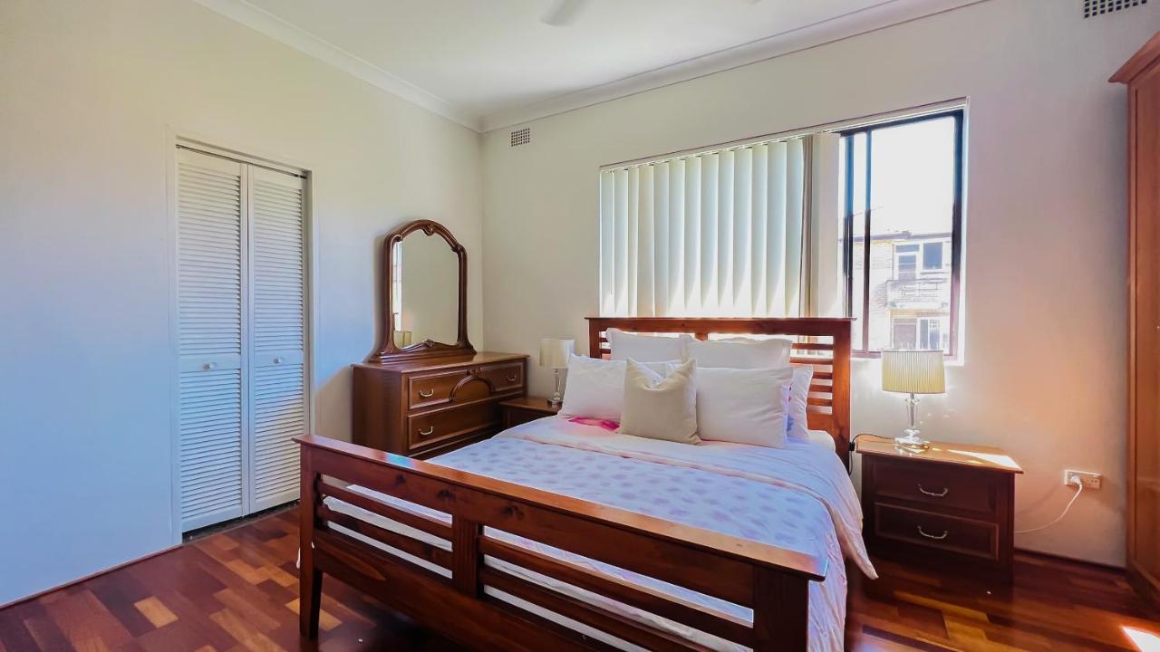 Апартаменты Carlton 3 Beds Unit - Free Parking Сидней Экстерьер фото